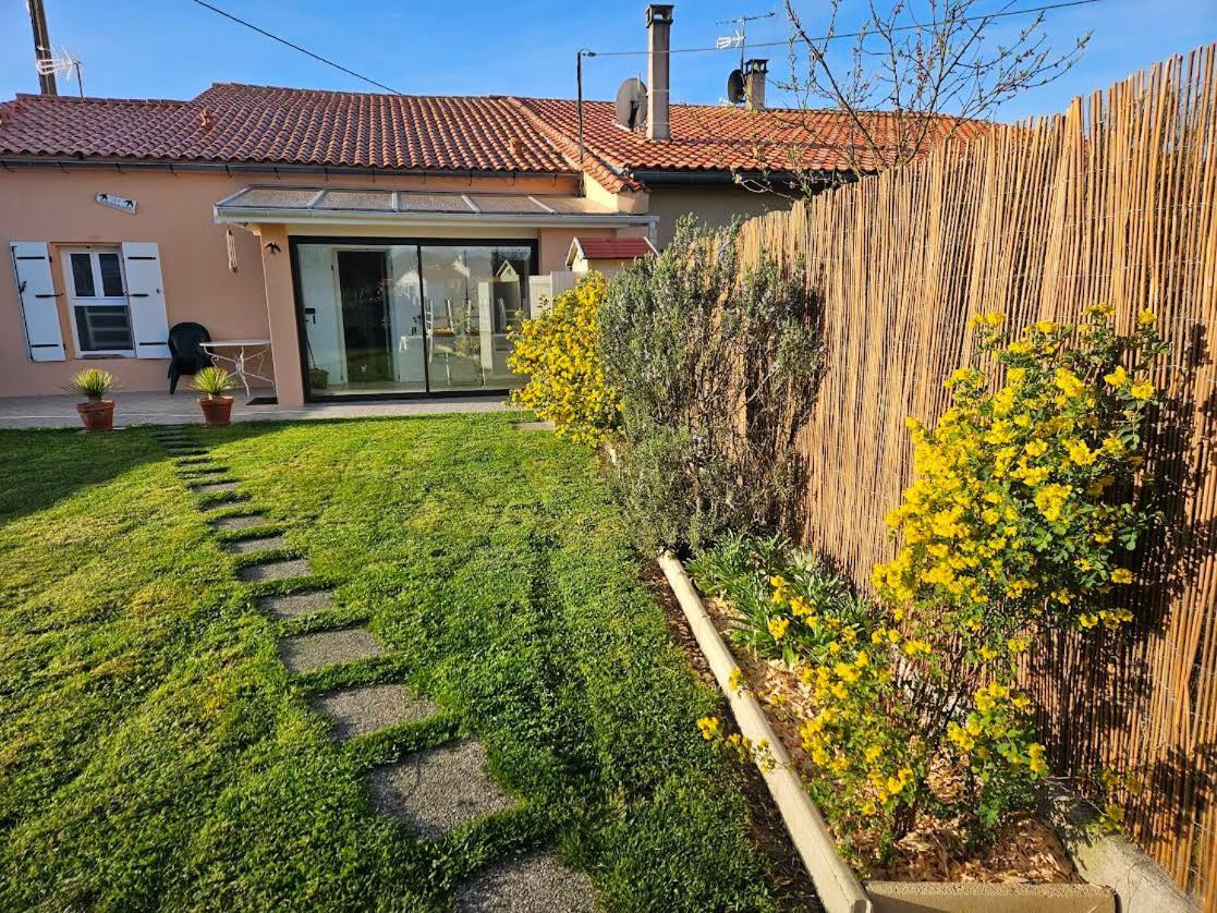 "Les Hirondelles" Villa Jau-Dignac-et-Loirac ภายนอก รูปภาพ